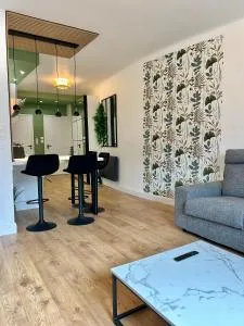 Le Chardon- appartement 2chambres- avec stationnement - 马克思维尔