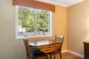 Rock Lane Resort & Marina