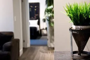 Woodbine Warehouse Apartment - Toronto