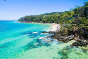 (HA2)BEACH VIBES Sunshine beach,100m to Beach,