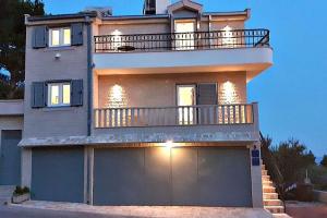 Apartments with a parking space Baska Voda, Makarska - 22458 