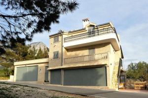 Apartments with a parking space Baska Voda, Makarska - 22458 