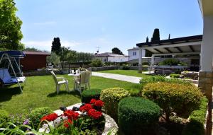 Apartments by the sea Umag - 22536 