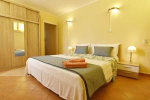 Apartments with a parking space Umag - 22540