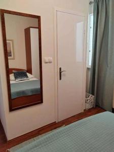 Apartments by the sea Barbat, Rab - 22561