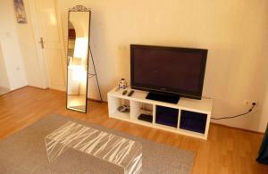 Apartments by the sea Barbat, Rab - 22564