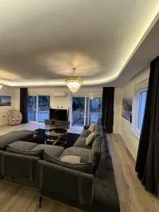Very close to the city and the sea Deluxe Villa 2 - Yukarıkaraman
