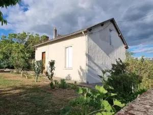Gîte charmant avec jardin privatif au cœur de la vallée de la Creuse, proche d'Argenton-sur-Creuse - FR-1-591-577 - Baraize