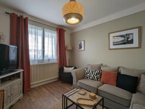 Maison rénovée avec jardin, proche du centre, pour 6 pers, Châteauroux - FR-1-591-578