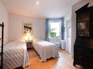 Maisons de vacances Maison de charme aux Portes-en-Re avec jardin, proche plages et commerces - FR-1-434-110 : photos des chambres