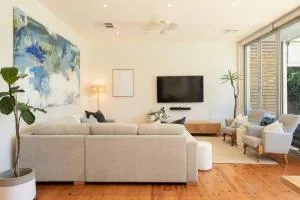 The Bungalow - Boutique Pool Glenelg Beach - Oaklands