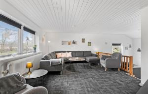 Five-Bedroom Holiday Home In Kibak