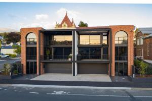 Stunning Apartment in the CBD with Parking & WiFi