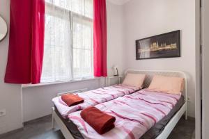 KZ10E Paola apt on Kazinczy utca