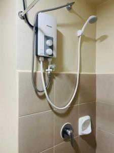 * *F2 Sunset View Studio