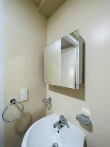 * *F2 Sunset View Studio