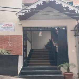 Hotel Raj Ville - Darjeeling Hotel Near Mall Road