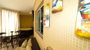 1072 - Apartamento 3 suítes Alto Padrão com SPA na Praia de Bombinhas