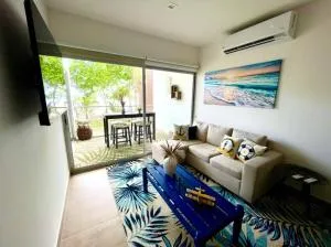 2 Bedroom Oceanfront Condo with Wi-Fi, AC and Pool - Esterillos Este