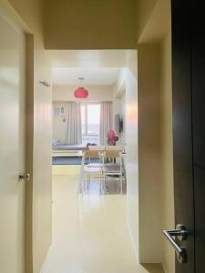 * *G2 Golden Hour Bliss