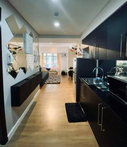 Paris Themed Condo in BGC (by The Fort Strip)