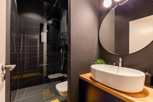 Glam Central Apartment