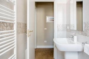 Standard Single Room with Shared Bathroom