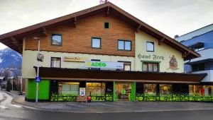 弗雷豪斯酒店 - 蓬高地区圣法伊特