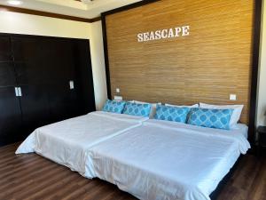 Seascape Karambunai Home - Amazing sea front view!
