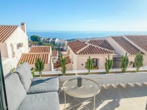 Newly renovated apartment in Nerja with huge pool