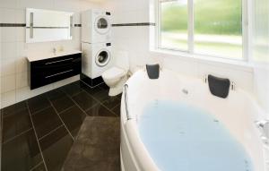 Three-Bedroom Holiday Home In Sydals