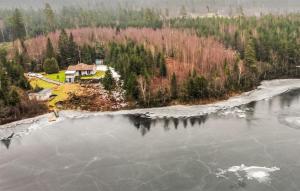 3 Bedroom Gorgeous Home In Öxabäck