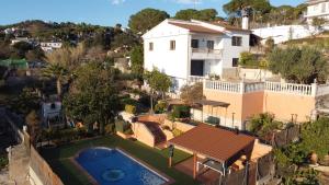 VILLA ARBUCIES with private pool