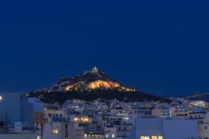 The HostMaster Lighthouse Effect