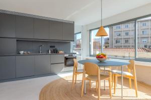 The HostMaster Lighthouse Effect