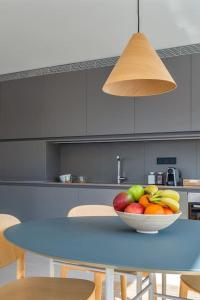 The HostMaster Lighthouse Effect