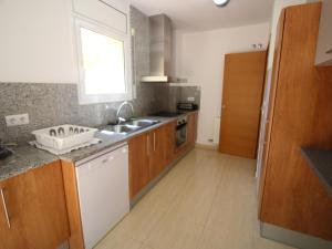 TRAMUNTANA - Casa amplia, moderna y muy bien equipada, situada en la zona de Grifeu - ES-228-144
