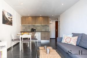 Stylish Seaview Terrace Retreat