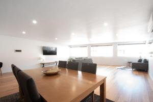 Central & ModernCity Apartment with Wi-Fi