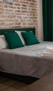 Комфортне перебування від MYFREEDOM апартаменти біля метро Тараса Шевченка для туристів та фахівців