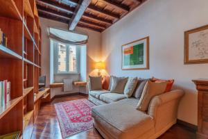 GuestHost - Campo de Fiori Unique Apartment