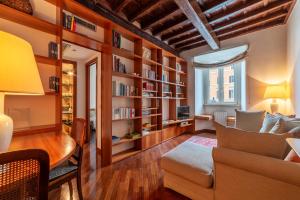 GuestHost - Campo de Fiori Unique Apartment