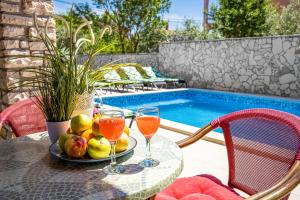 Modern Mediterreanean Villa by villatinapula