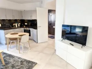 Belair New 1BR w/ Balcony+Garage - Kopstal
