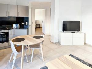 Belair New 1BR w Balcony+Garage