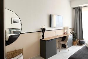 FavDubai presents 2BR apartment in The Heart of JBR and Dubai Marina 150 m to JBR Beach with famous Ain Dubai view the biggest ferris wheel in the world Swimming pool access, air-conditioned gym, free parking & Housekeeping