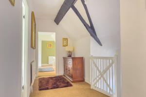 Spacious-Rustic Cottage-Dog Friendly-w log burner
