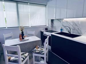 Nonas Central House 1bd with a Garden In the City Center By Villa Mana Gers