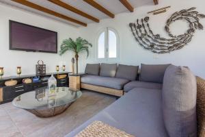 Villa Maya. Attractive Modern 4 Bedroom Villa