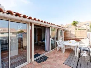 Pavillon Climatisé T2 Mezzanine à 150m de la Plage - 5 Pers, Parking, Animaux Acceptés - FR-1-409-250 - Gruissan